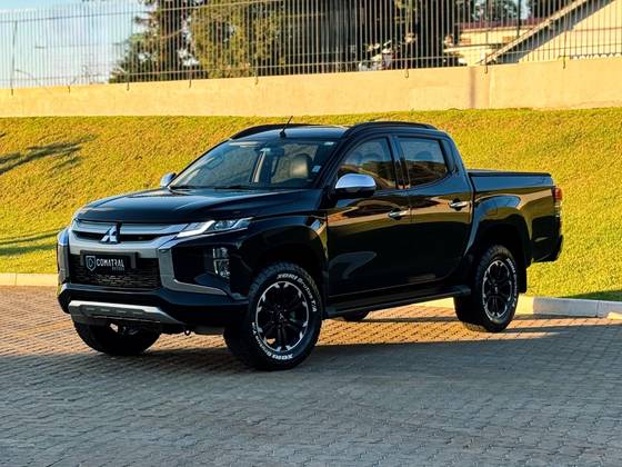 MITSUBISHI L200 TRITON 2.4 16V TURBO DIESEL SPORT HPE CD 4P 4X4 AUTOMÁTICO MITSUBISHI L200 TRITON 2.4 16V TURBO DIESEL SPORT HPE CD 4P 4X4 AUTOMÁTICO